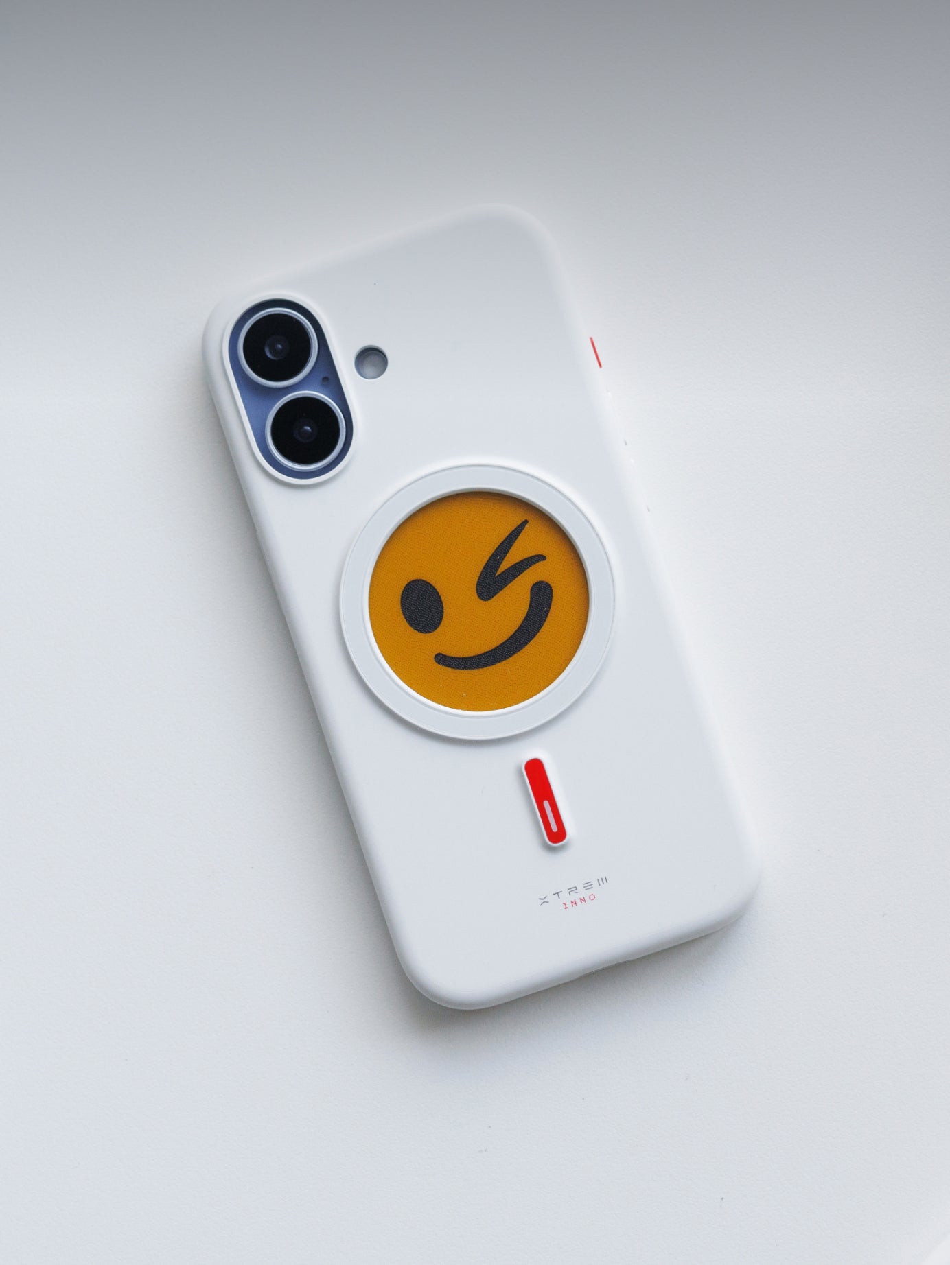 Nova White / iPhone 17