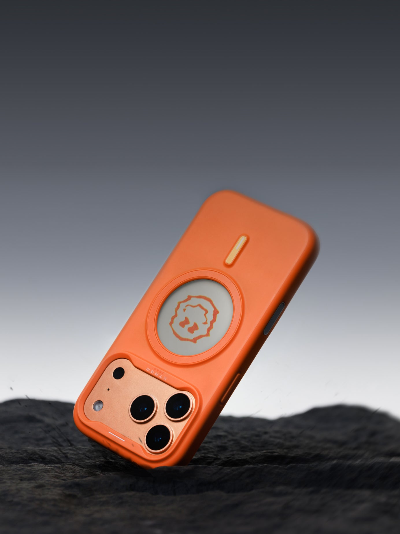 Cosmic Orange / iPhone 17 Pro